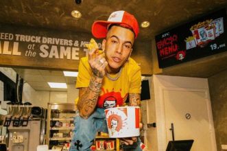 Sfera Ebbasta KFC